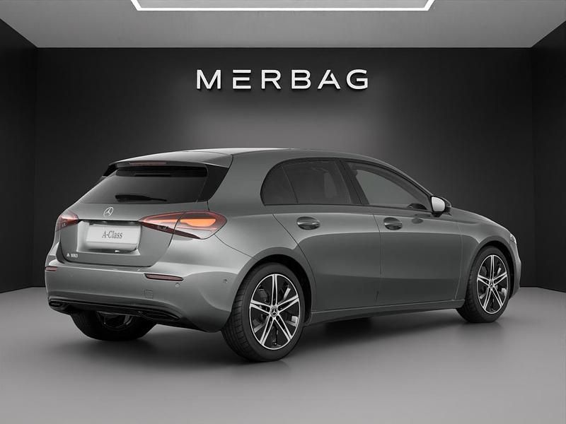 Gebraucht Mercedes A180 Night 136 PS (100 kW) 2023 Limousine