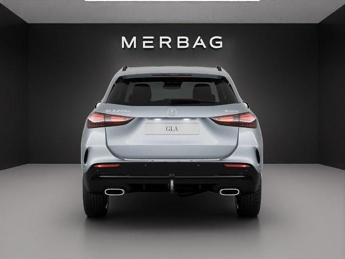 Neu Mercedes GLA220 190 PS (139 kW) 2025 Silber SUV