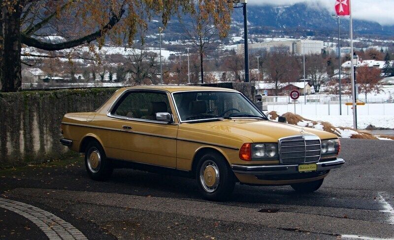 Gebraucht Mercedes 230 113 PS (83 kW) 1979