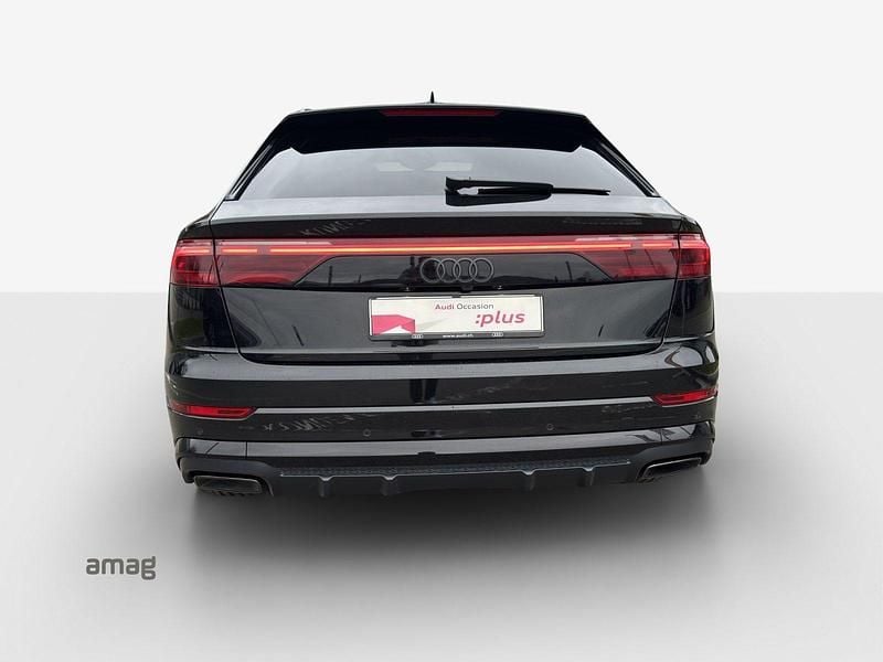 Gebraucht Audi Q8 Ambiente 394 PS (289 kW) 2024 Mythosschwarz metallic SUV