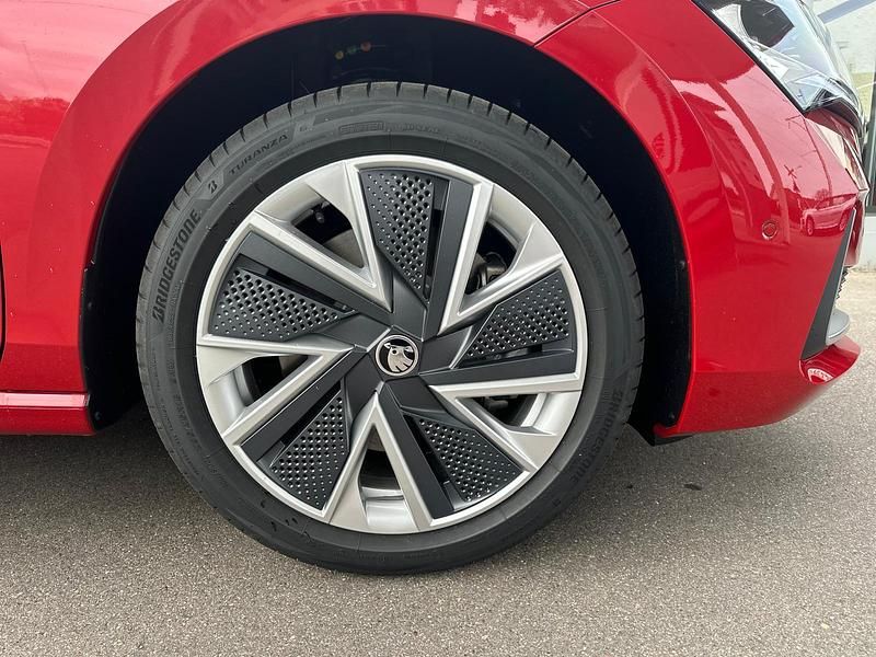 Gebraucht Skoda Superb Selection 193 PS (141 kW) 2024 Rot Kombi