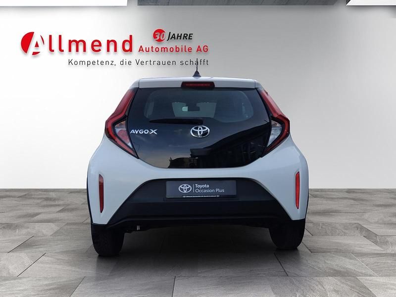 Gebraucht Toyota Aygo X Comfort 72 PS (52 kW) 2023 Weiss SUV