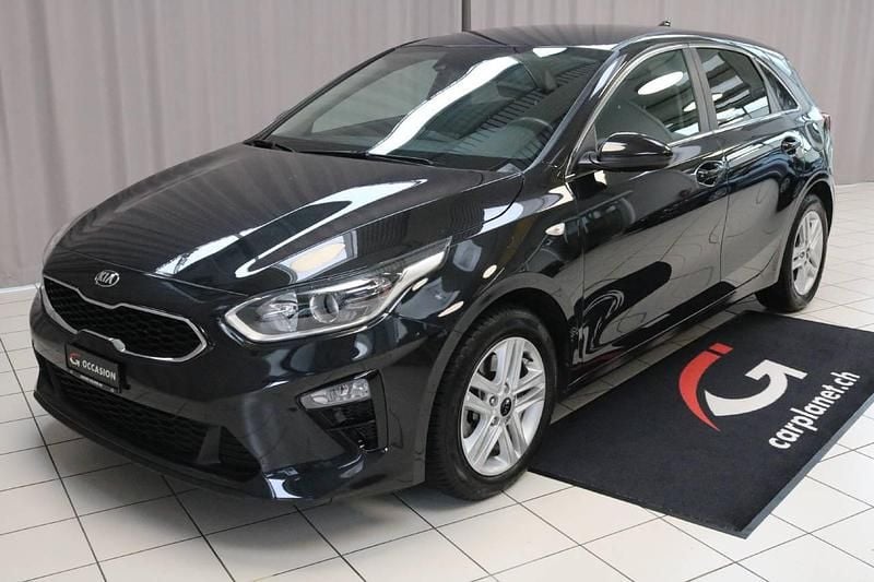 Gebraucht Kia Ceed 136 PS (100 kW) 2022 Schwarz Kleinwagen