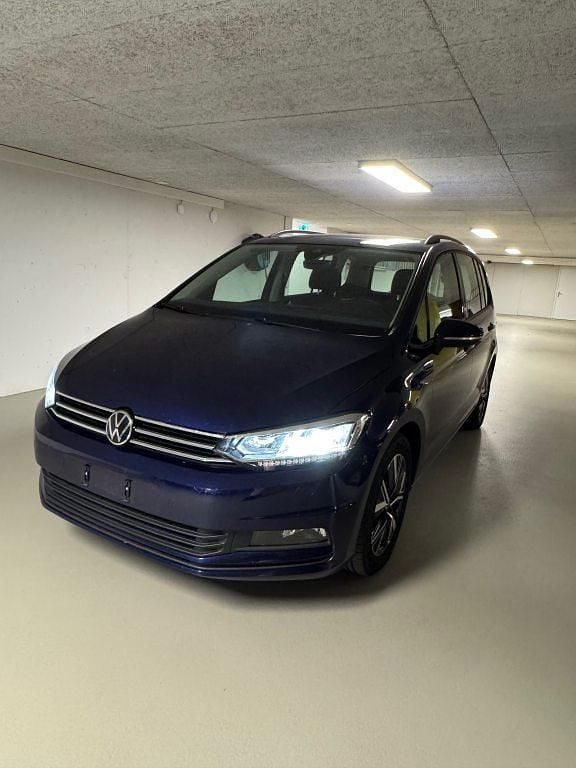 Gebraucht VW Touran Comfortline 122 PS (89 kW) 2023 Van / Kleinbus