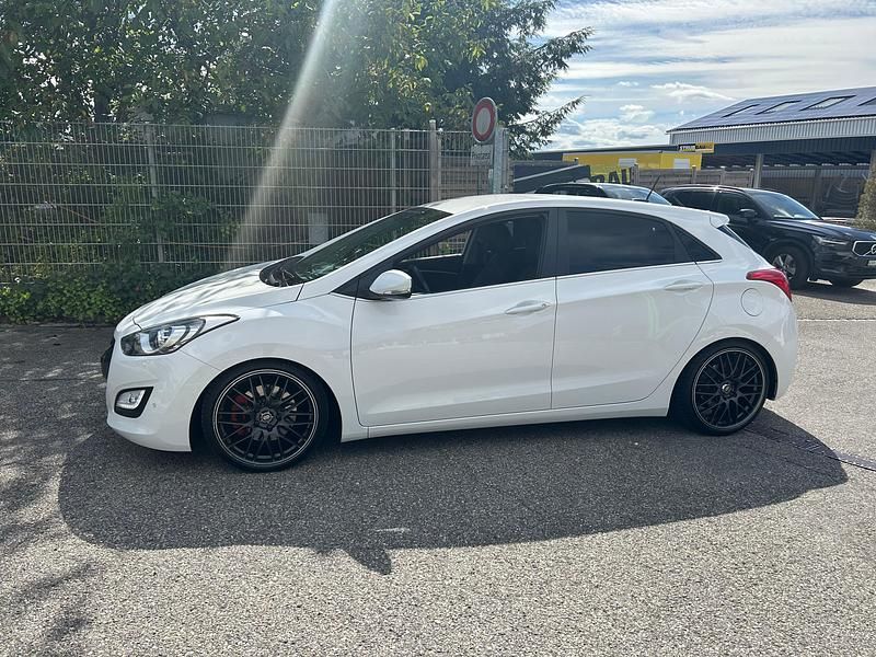 Gebraucht Hyundai i30 Premium 128 PS (94 kW) 2012