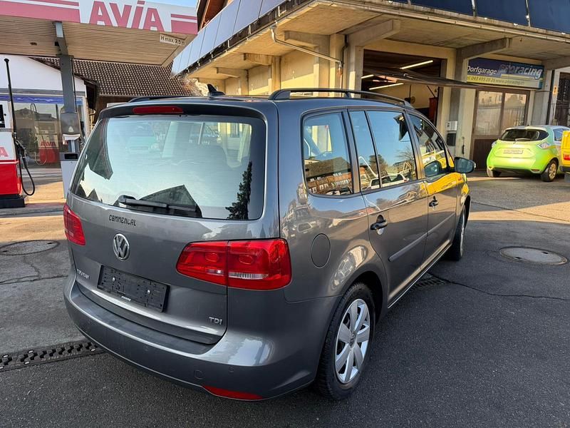 Gebraucht VW Touran Trendline 105 PS (77 kW) 2012 Van / Kleinbus