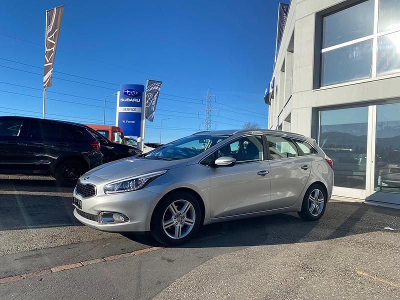Grau Gebraucht 2013 Kia Ceed Sportswagon Kombi | CHF 4’700 - Bild 1/4