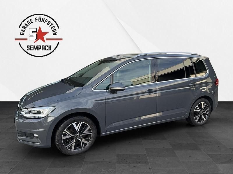 Grau Gebraucht 2023 VW Touran Highline Van / Kleinbus | CHF 37’900 (Teuer) - Bild 1/4