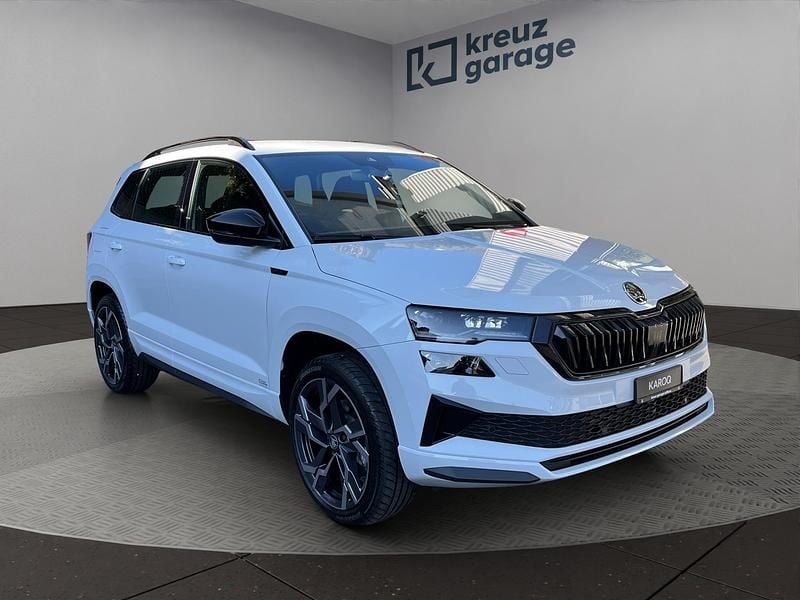 Weiss Gebraucht 2025 Skoda Karoq SportLine SUV | CHF 42’500 (Fairer Preis) - Bild 1/4