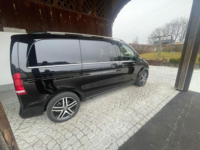 Gebraucht Mercedes V300 Avantgarde 239 PS (175 kW) 2024 Van / Kleinbus