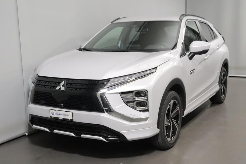 Weiss Gebraucht 2024 Mitsubishi Eclipse Cross Intense SUV | CHF 25’500 - Bild 1/4