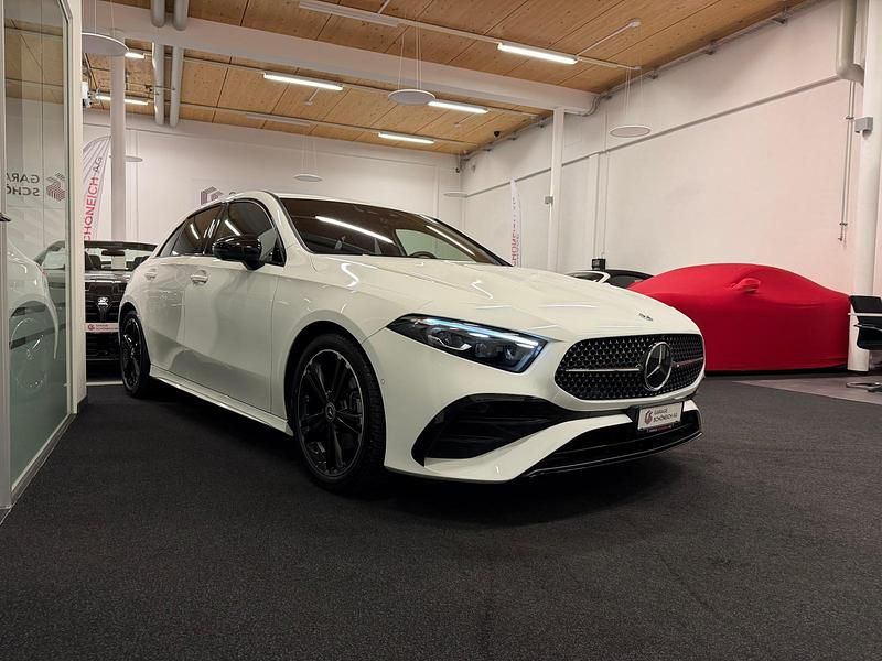 Gebraucht Mercedes A180 AMG line 150 PS (110 kW) 2024 Weiss Limousine