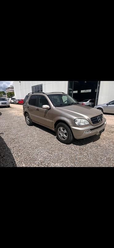 Gebraucht Mercedes ML270 163 PS (119 kW) 2002 SUV