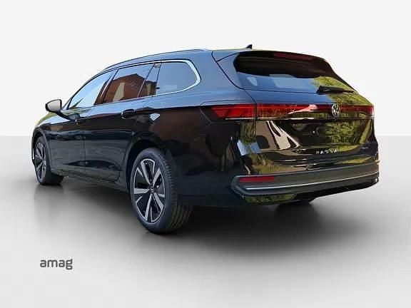 Neu VW Passat Business 193 PS (141 kW) 2025 Grenadill black metallic Kombi
