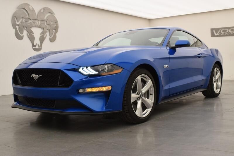 Blau Gebraucht 2020 Ford Mustang GT Fastback Coupé | CHF 53’900 (Teuer) - Bild 1/4