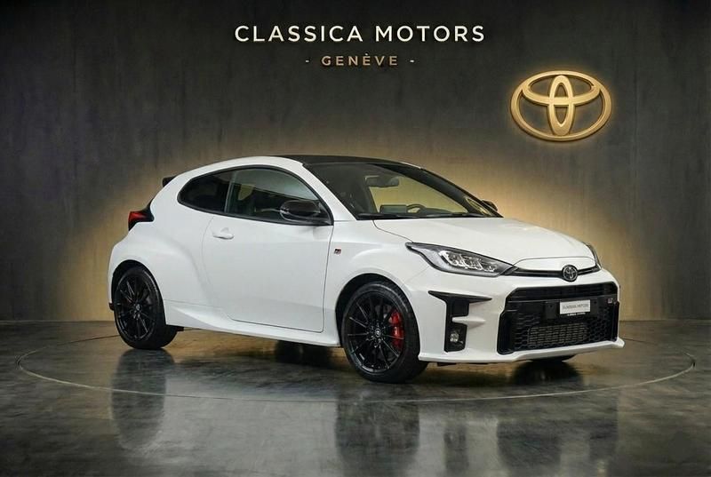 Gebraucht 2024 Toyota Yaris Sport Limousine | CHF 48’890 - Bild 1/4