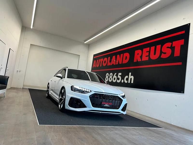 Weiss Gebraucht 2025 Audi RS4 Competition Kombi | CHF 85’940 - Bild 1/4