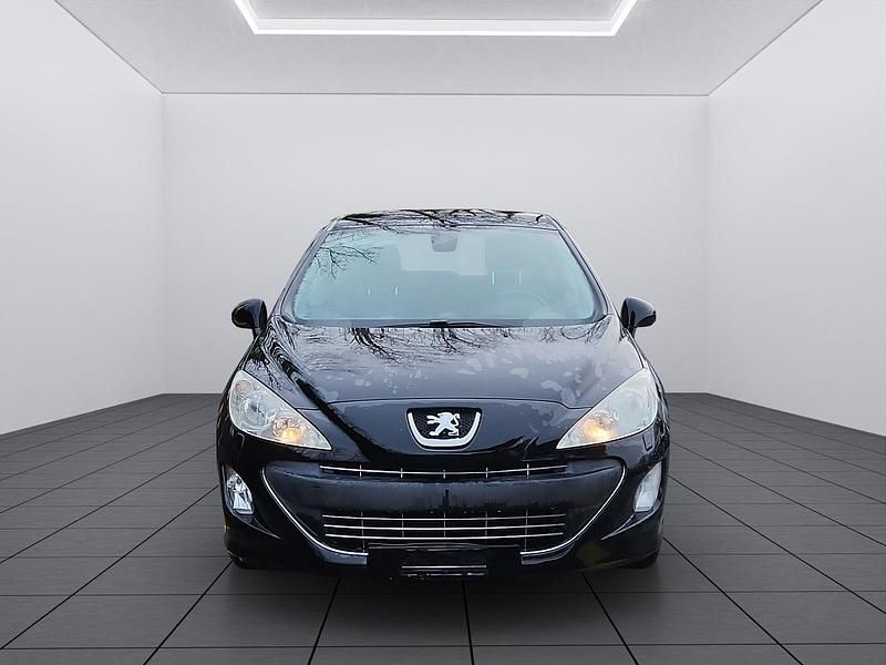 Gebraucht Peugeot 308 Active 120 PS (88 kW) 2011 Limousine