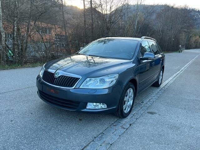 Gebraucht Skoda Octavia Elegance 160 PS (117 kW) 2012 Kombi