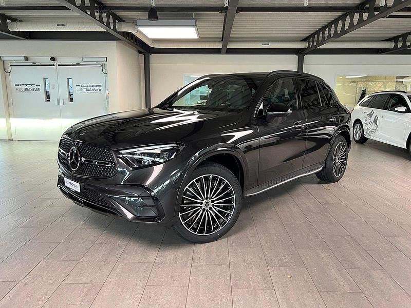 Grau Neu 2025 Mercedes GLC300e AMG line SUV | CHF 92’900 - Bild 1/4