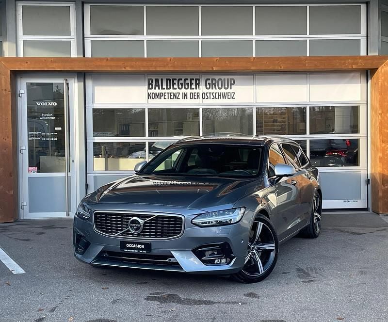 Blau Gebraucht 2017 Volvo V90 R-Design Kombi | CHF 27’250 - Bild 1/4