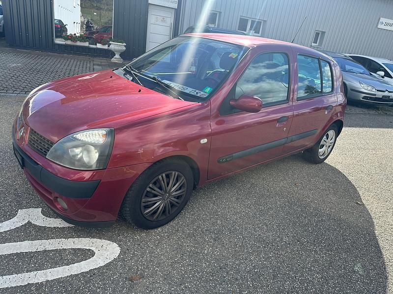 Gebraucht 2003 Renault Clio II | CHF 1’290 (Fairer Preis) - Bild 1/4