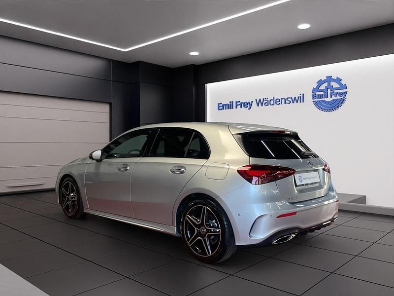 Neu Mercedes A200 AMG line 177 PS (130 kW) 2025 Grau Limousine