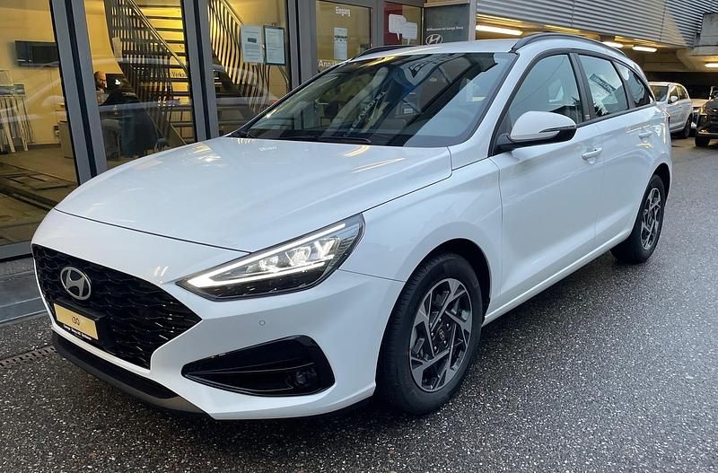 Weiss Gebraucht 2024 Hyundai i30 Kombi | CHF 24’700 (Fairer Preis) - Bild 1/4