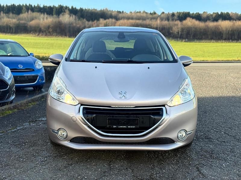 Gebraucht 2014 Peugeot 208 Allure Kleinwagen | CHF 7’500 (Teuer) - Bild 1/4