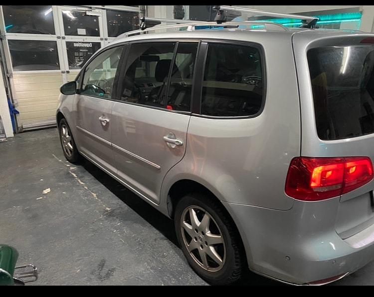 Gebraucht VW Touran Highline 170 PS (125 kW) 2012 Van / Kleinbus