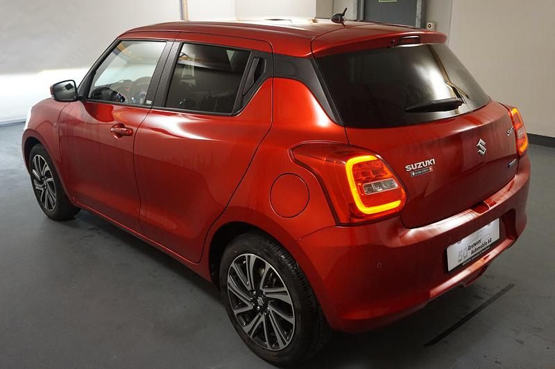 Gebraucht Suzuki Swift 83 PS (61 kW) 2021 Rot Limousine