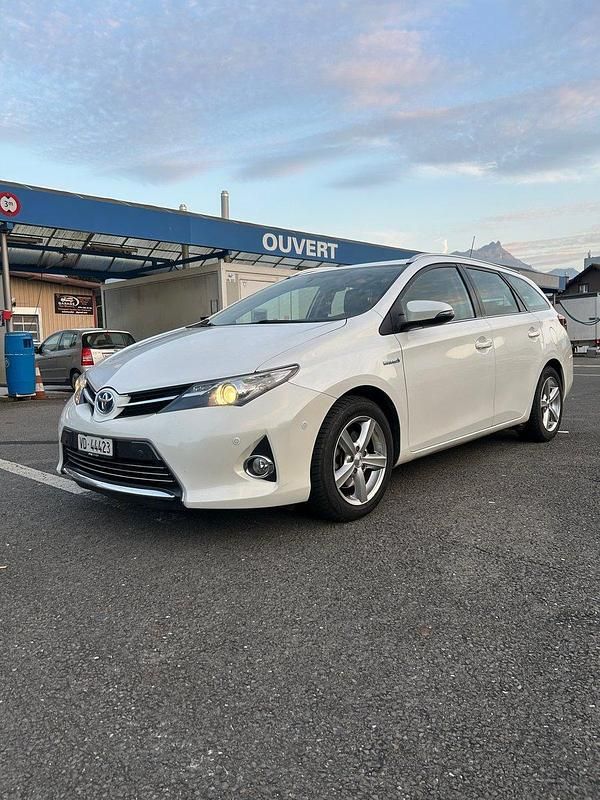 Gebraucht 2014 Toyota Auris Touring Sports Luna Kombi | CHF 11’900 (Etwas zu teuer) - Bild 1/4