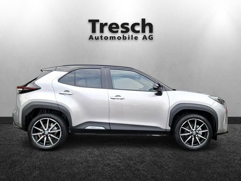 Neu Toyota Yaris Cross Sport 131 PS (96 kW) 2026 Silber SUV