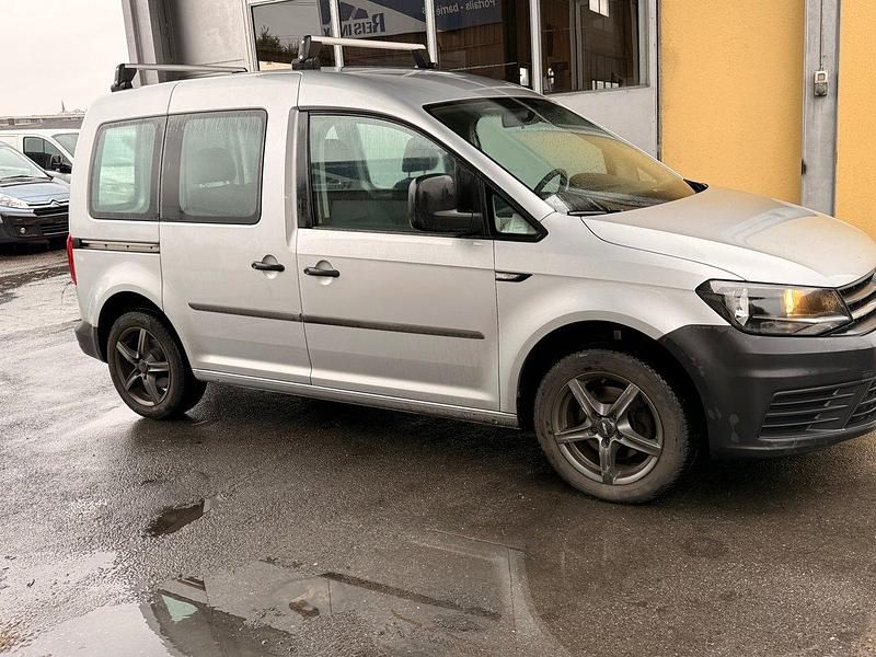Gebraucht VW Caddy Trendline 75 PS (55 kW) 2017 Van / Kleinbus