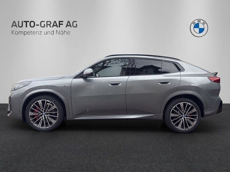 Neu BMW iX2 M Sport 230 kW (313 PS) 2025 SUV