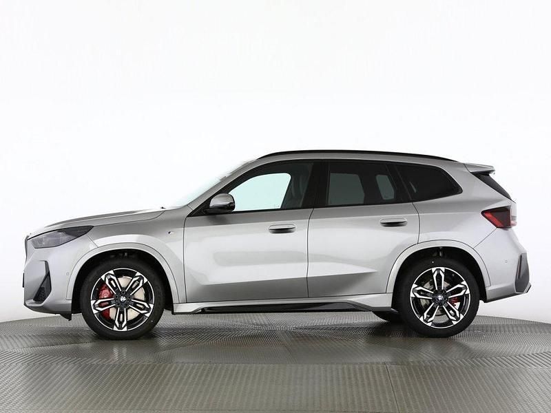 Neu BMW X1 M Sport 163 PS (119 kW) 2025 Spacesilber mét. SUV