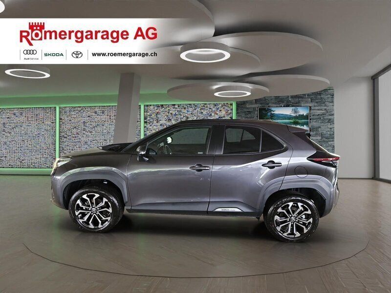 Gebraucht Toyota Yaris Cross Trend 116 PS (85 kW) 2024 Grau SUV