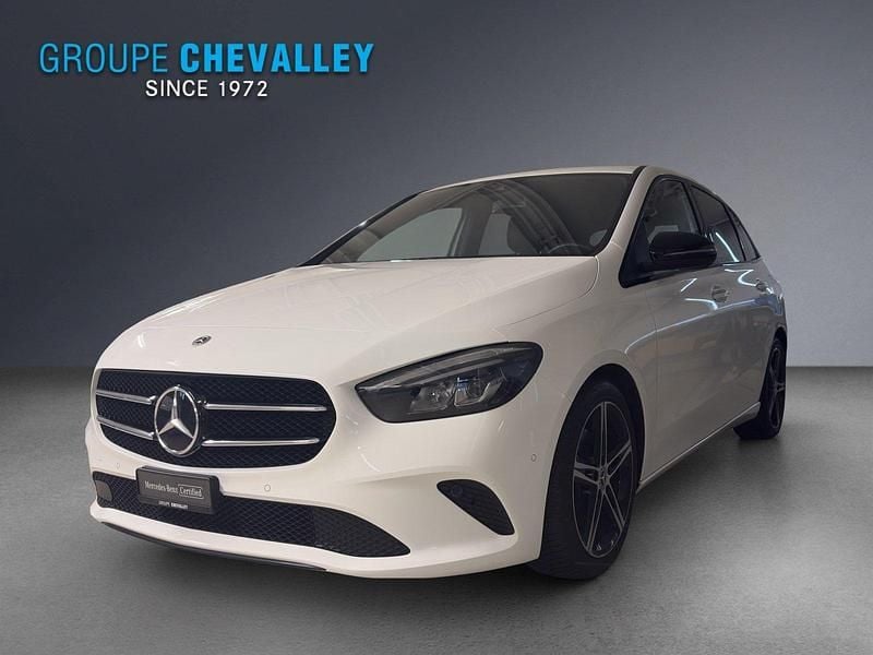 Weiss Gebraucht 2022 Mercedes B200 Night Van / Kleinbus | CHF 23’900 (Guter Preis) - Bild 1/4