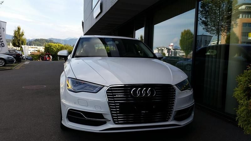 Gebraucht Audi A3 Sportback e-tron Attraction 204 PS (150 kW) 2016 Kleinwagen