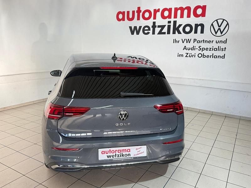 Gebraucht VW Golf VIII Life 150 PS (110 kW) 2025 Grau Limousine