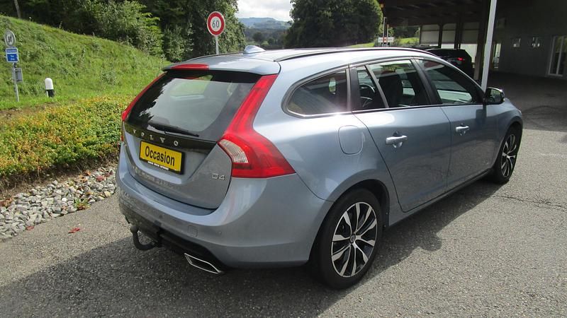 Gebraucht Volvo V60 Kinetic 190 PS (139 kW) 2017 Kombi