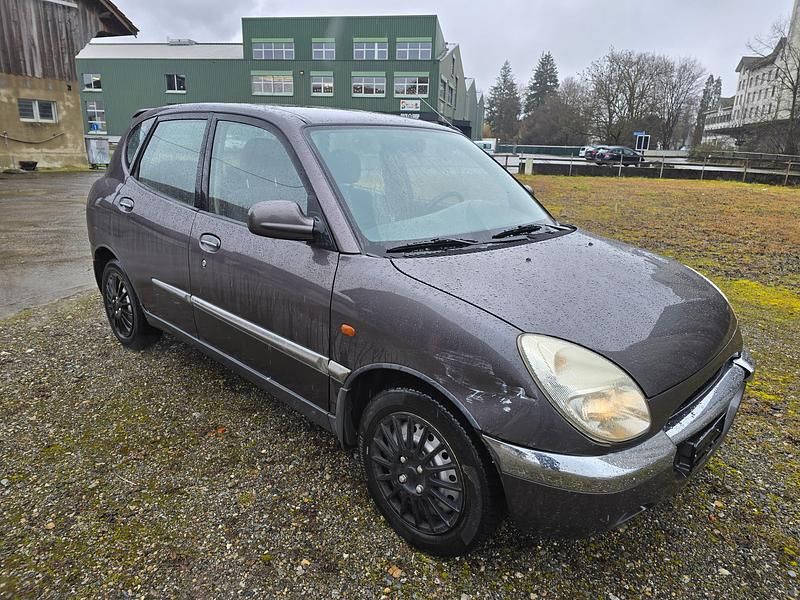 Gebraucht Daihatsu Sirion 55 PS (40 kW) 2000 Kleinwagen