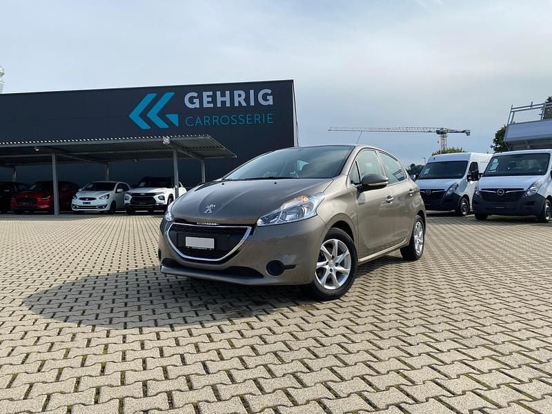 Gebraucht Peugeot 208 Active 82 PS (60 kW) 2014 Kleinwagen