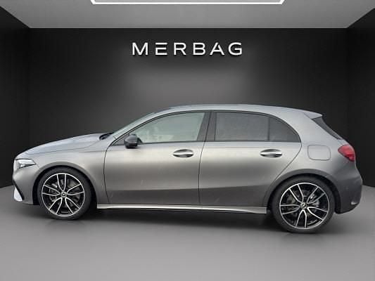 Neu Mercedes A220 190 PS (139 kW) 2025 Schwarz Limousine