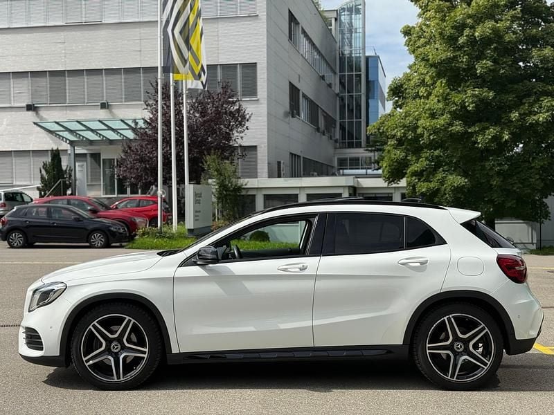 Gebraucht Mercedes GLA250 AMG line 211 PS (155 kW) 2019 SUV