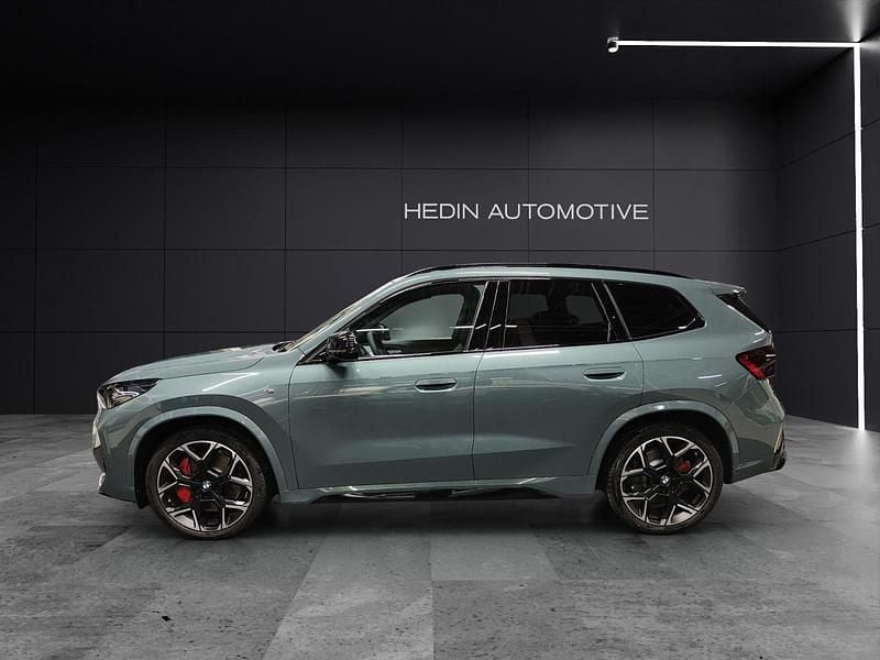 Neu BMW X1 Luxury Line 300 PS (220 kW) 2025 Grün SUV