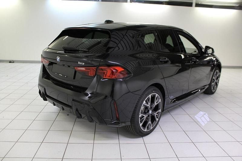 Gebraucht BMW 123 Performance 218 PS (160 kW) 2025 Schwarz Kleinwagen