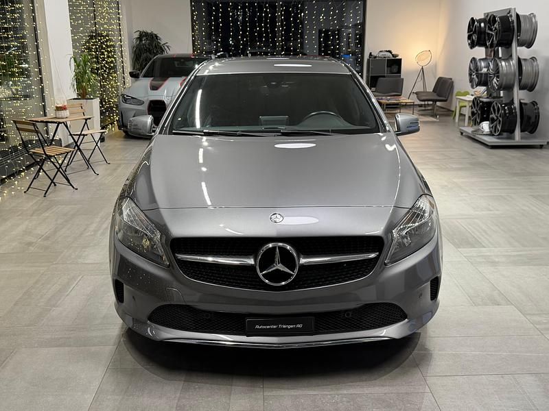 Gebraucht Mercedes A200 Style 136 PS (100 kW) 2016 Grau Limousine