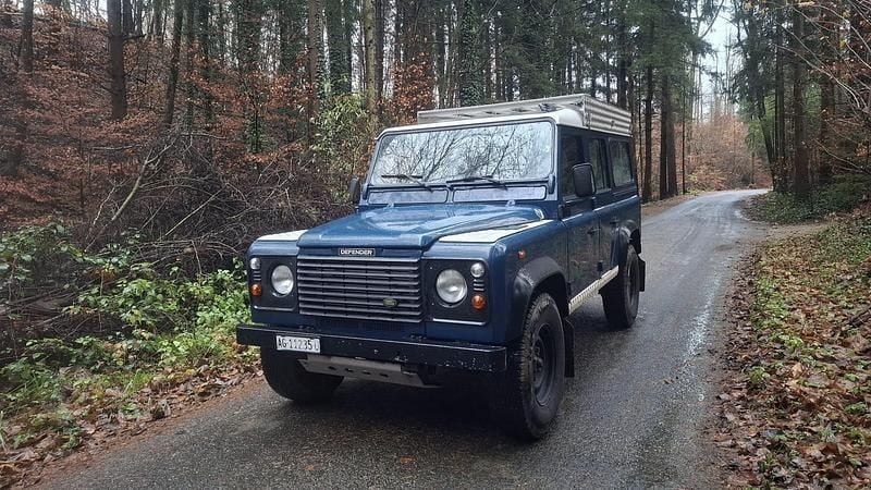 Gebraucht 2001 Land Rover Defender Kombi | CHF 19’700 (Fairer Preis) - Bild 1/4