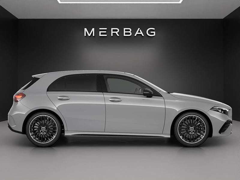 Neu Mercedes A200 163 PS (119 kW) 2025 Grau Limousine
